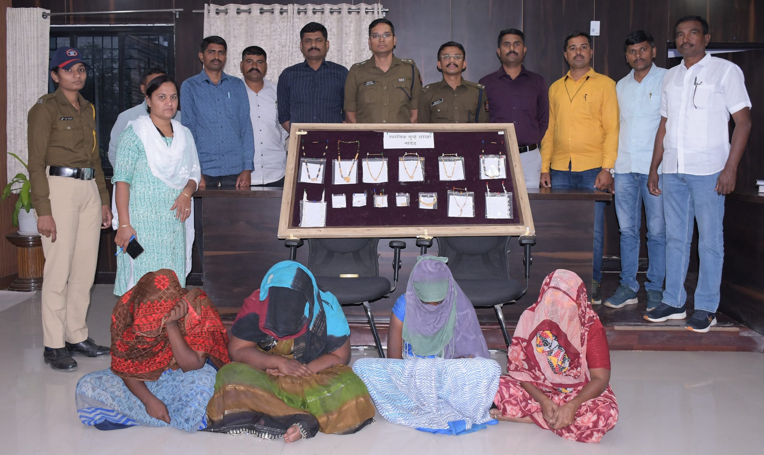 बसस्थानकांवरील महिला चोरट्यांची टोळी जेरबंद; ५ लाख ६८ हजारांचा मुद्देमाल जप्त